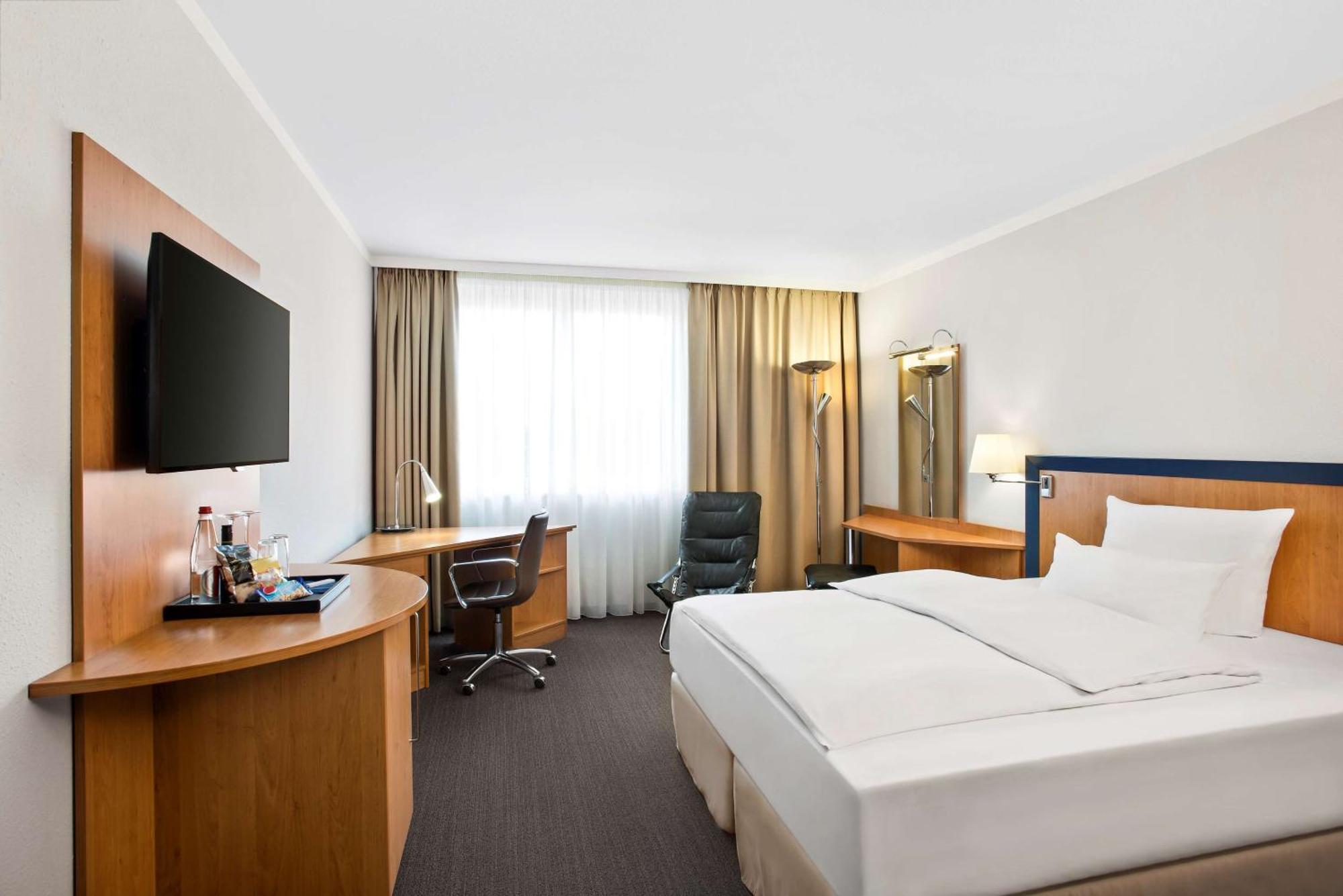 Hotel NH Frankfurt Airport West Raunheim Exterior foto