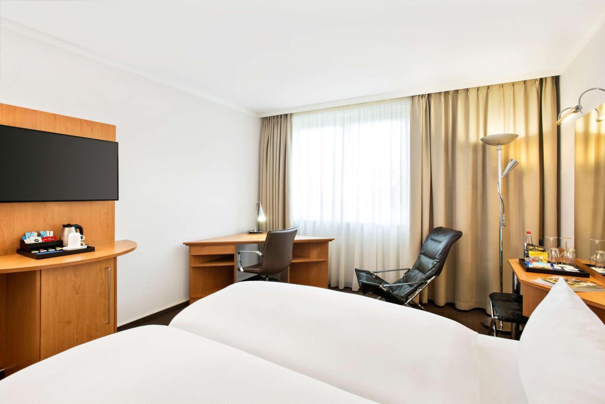 Hotel NH Frankfurt Airport West Raunheim Exterior foto